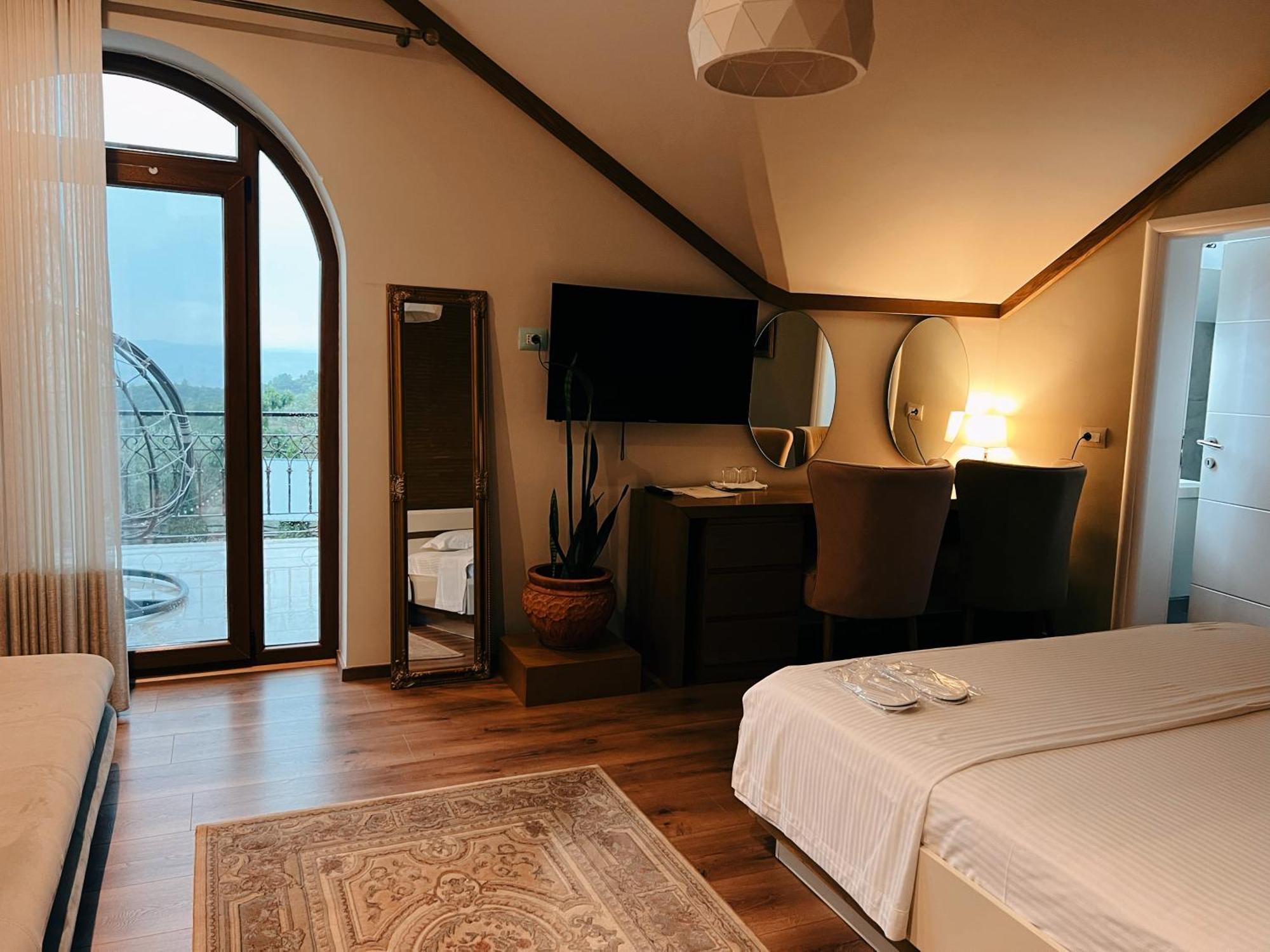 Chateau Fasel Tirana Extérieur photo