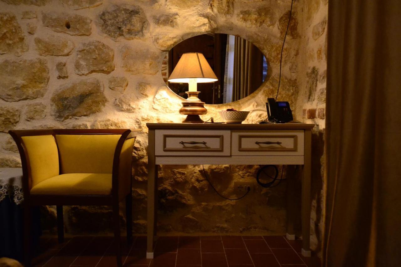 Chateau Fasel Tirana Extérieur photo
