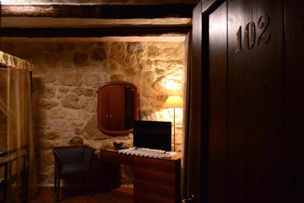 Chateau Fasel Tirana Extérieur photo